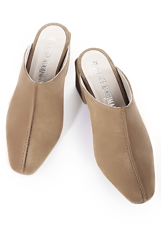 Tan beige women's clog mules. Square toe. Medium block heels. Top view - Florence KOOIJMAN